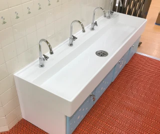 子供向けの手洗い場の設置完了状態の写真。